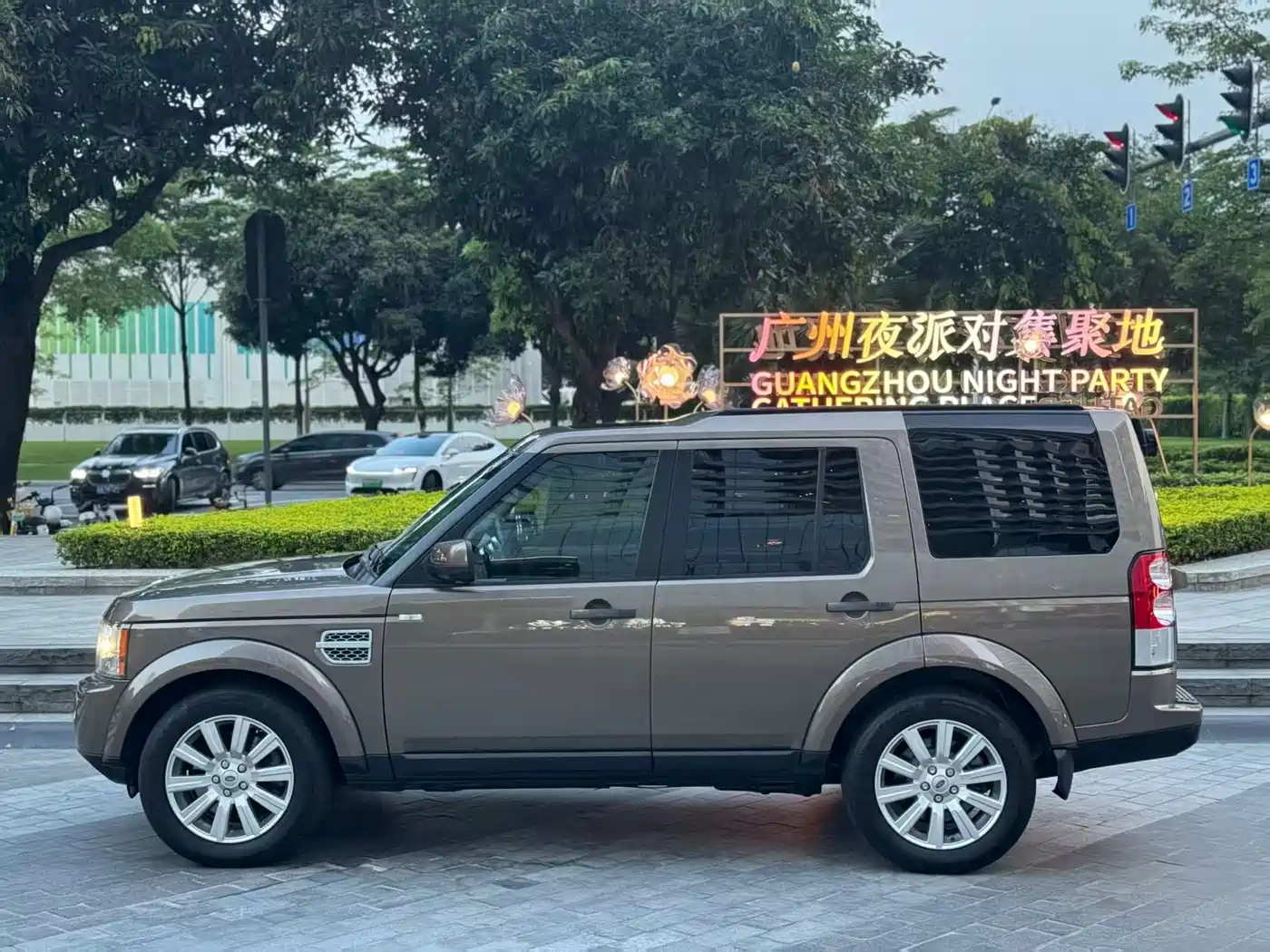 Land Rover Discovery 2012 3.0 SDV6 HSE Diesel фото 5