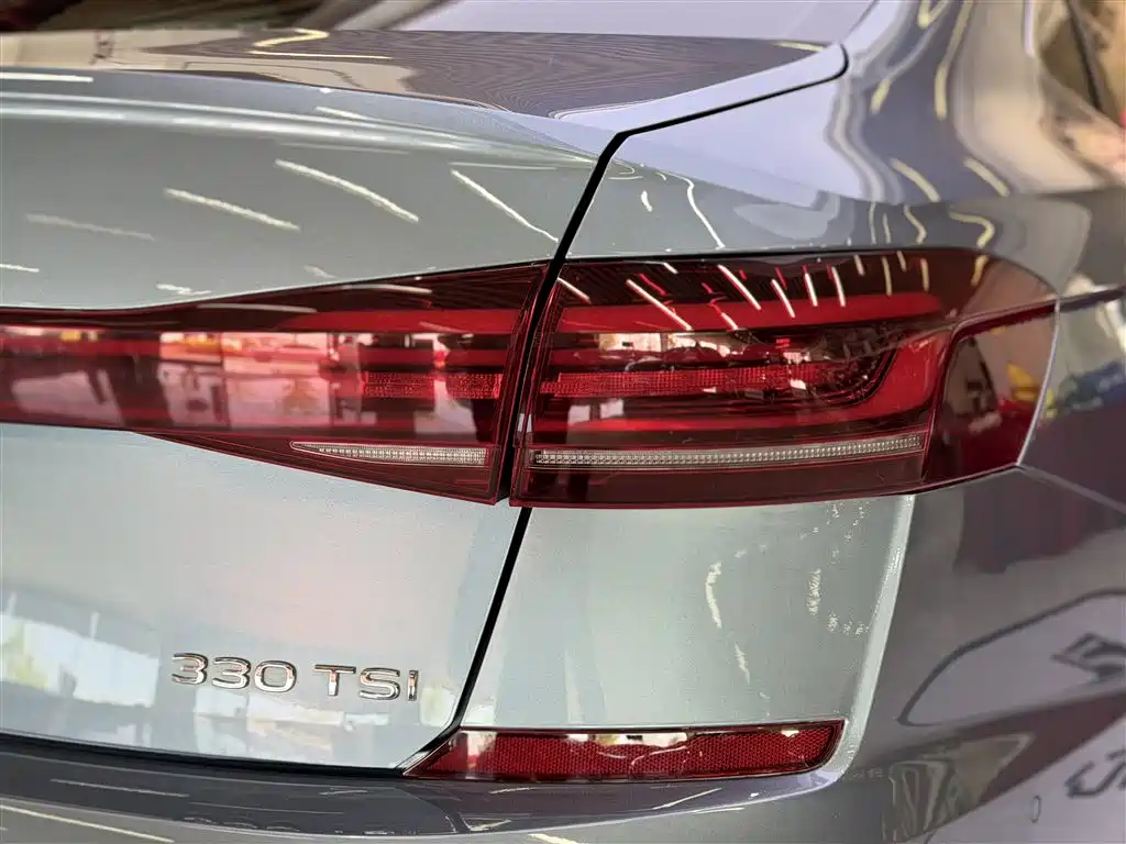 Volkswagen Passat 2022 330TSI Starry Sky Premium Edition фото 10