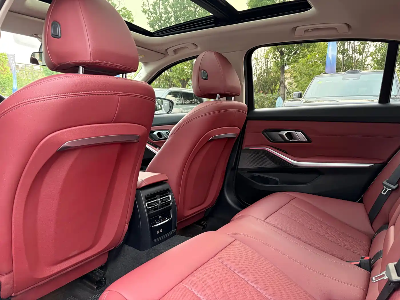 BMW 3 Series 2023 325Li M Sport Package фото 8