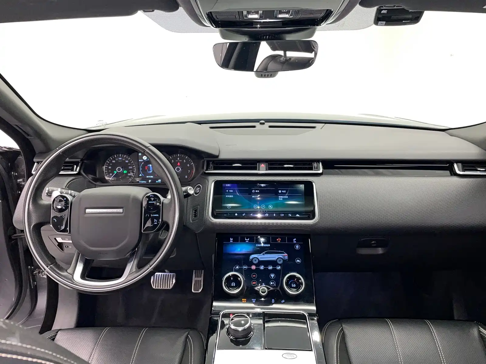Фото 17 - Land Rover Range Rover Velar