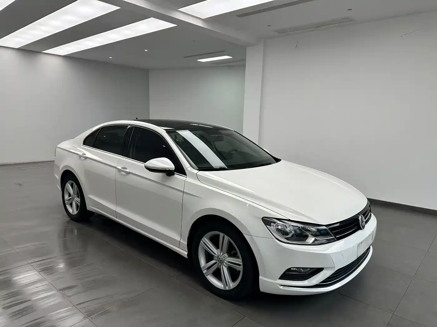 Volkswagen Lamando 2015 330TSI DSG Comfort фото 3