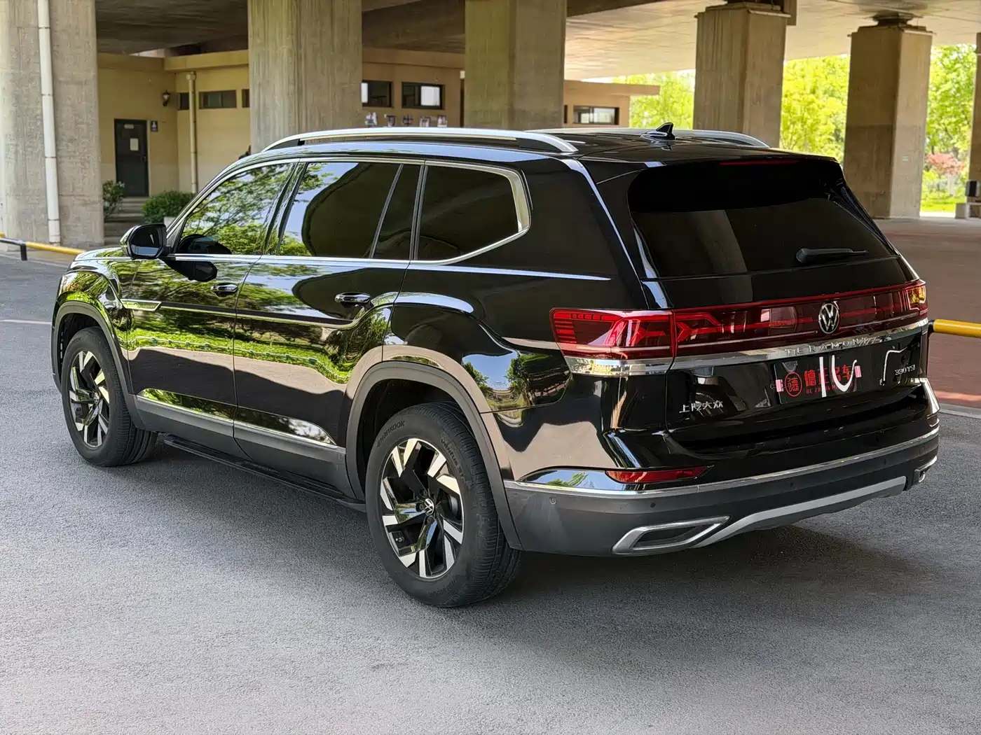 Volkswagen Teramont 2023 330TSI FWD Premium Luxury Edition фото 7