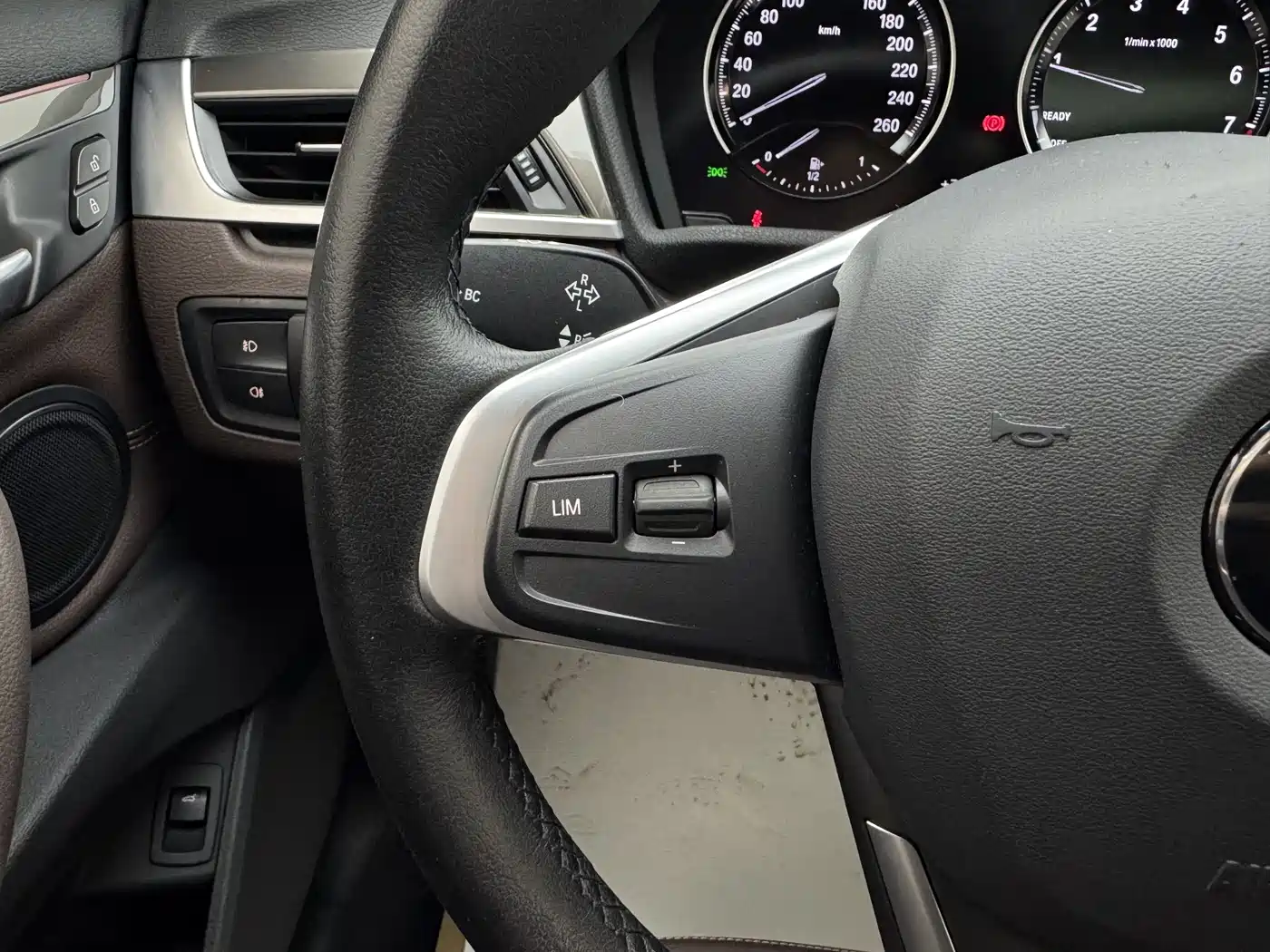 BMW X1 2019 xDrive20Li Premium Model фото 29