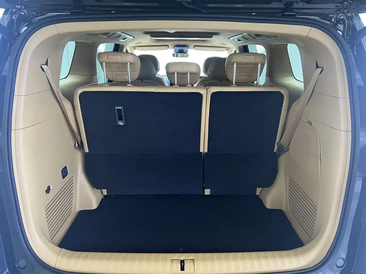 Voyah Auto Voyah Dreamer 2025 PHEV AWD Flagship Kunpeng Edition фото 14