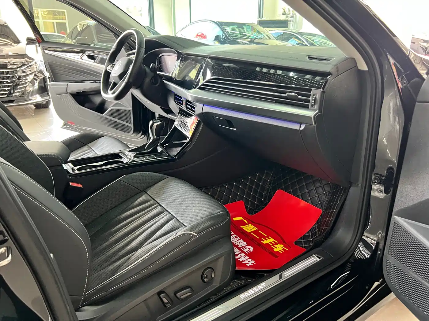 Volkswagen Passat 2022 330TSI Luxury Edition фото 9
