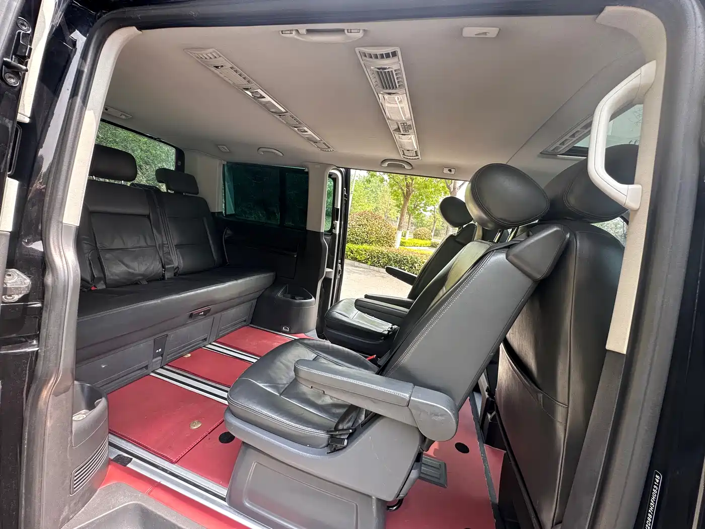 Volkswagen Multivan 2012 2.0TSI 2WD Luxury Edition фото 19