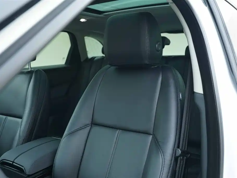 Land Rover Range Rover Velar 2024 S фото 13