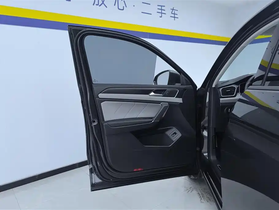 Volkswagen Tayron 2023 330TSI 2WD Luxury Plus Advanced Edition фото 7