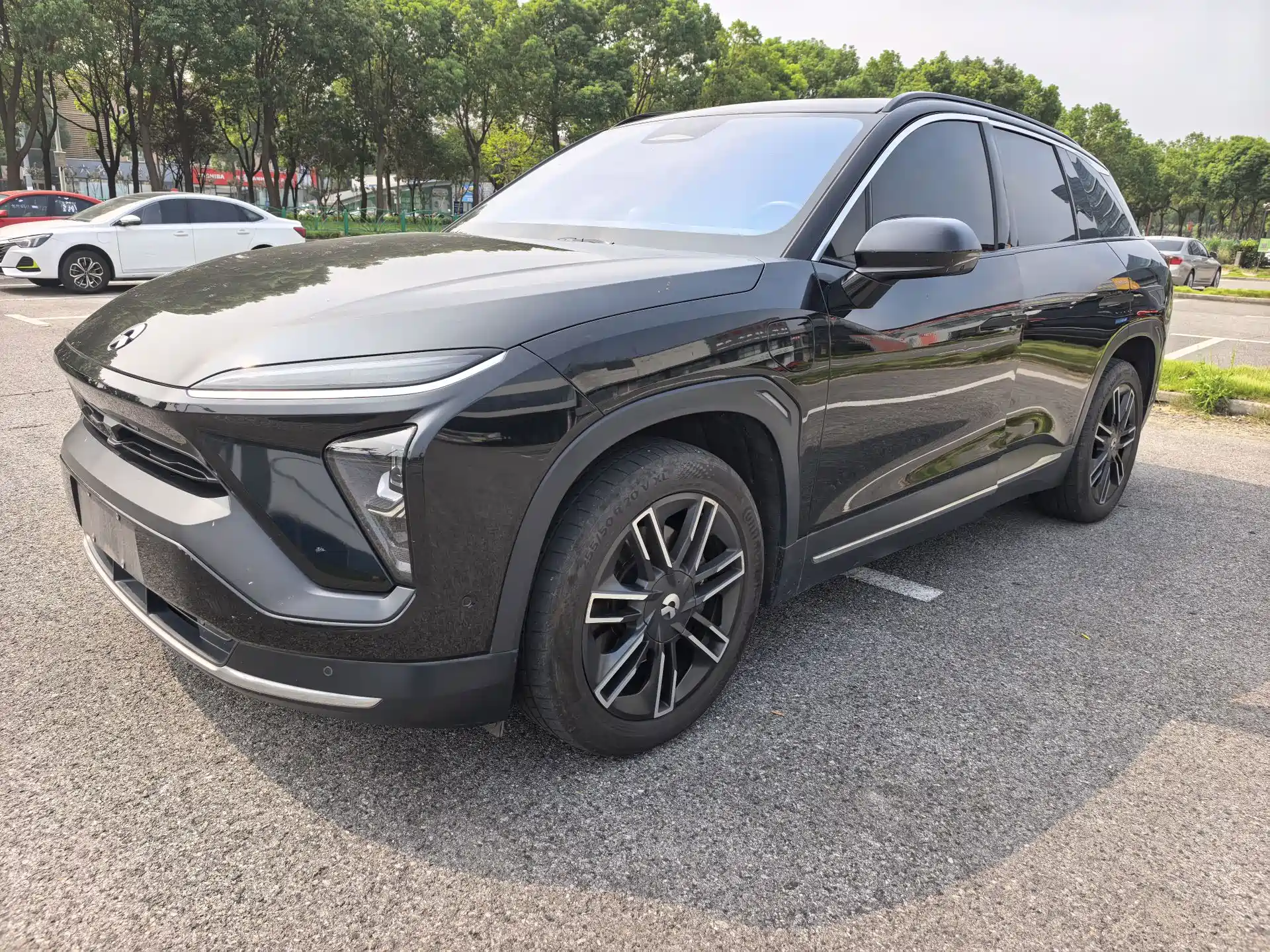 Фото 1 - NIO ES6