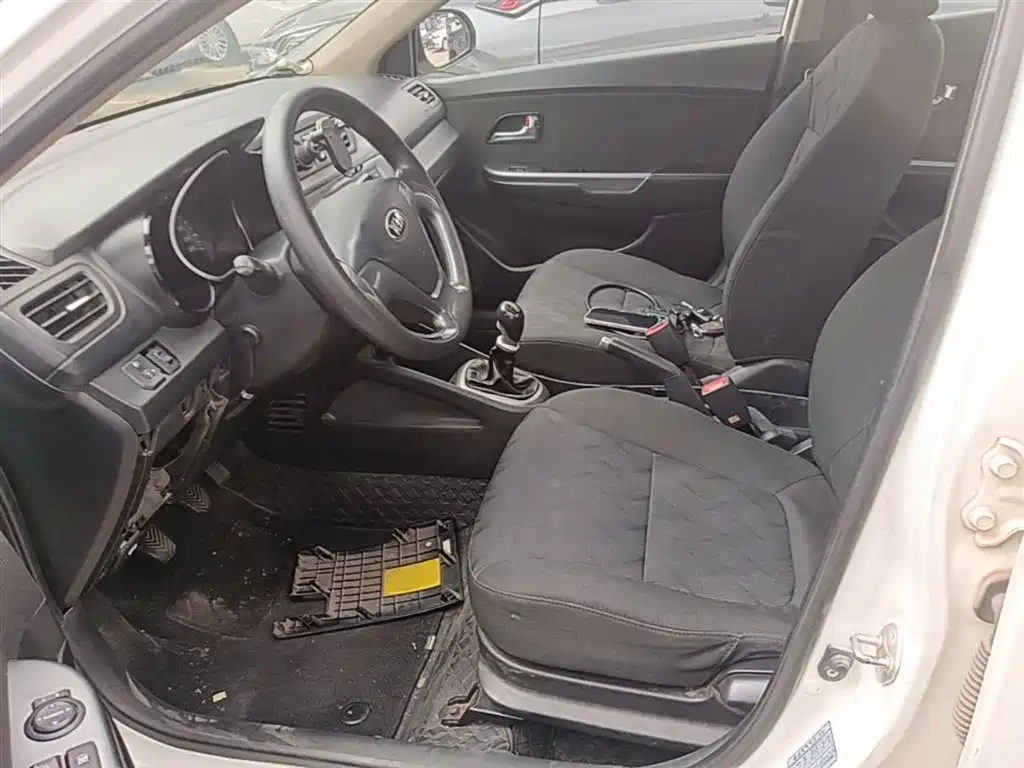 Kia K2 2015 Sedan 1.4L MT GLS фото 15