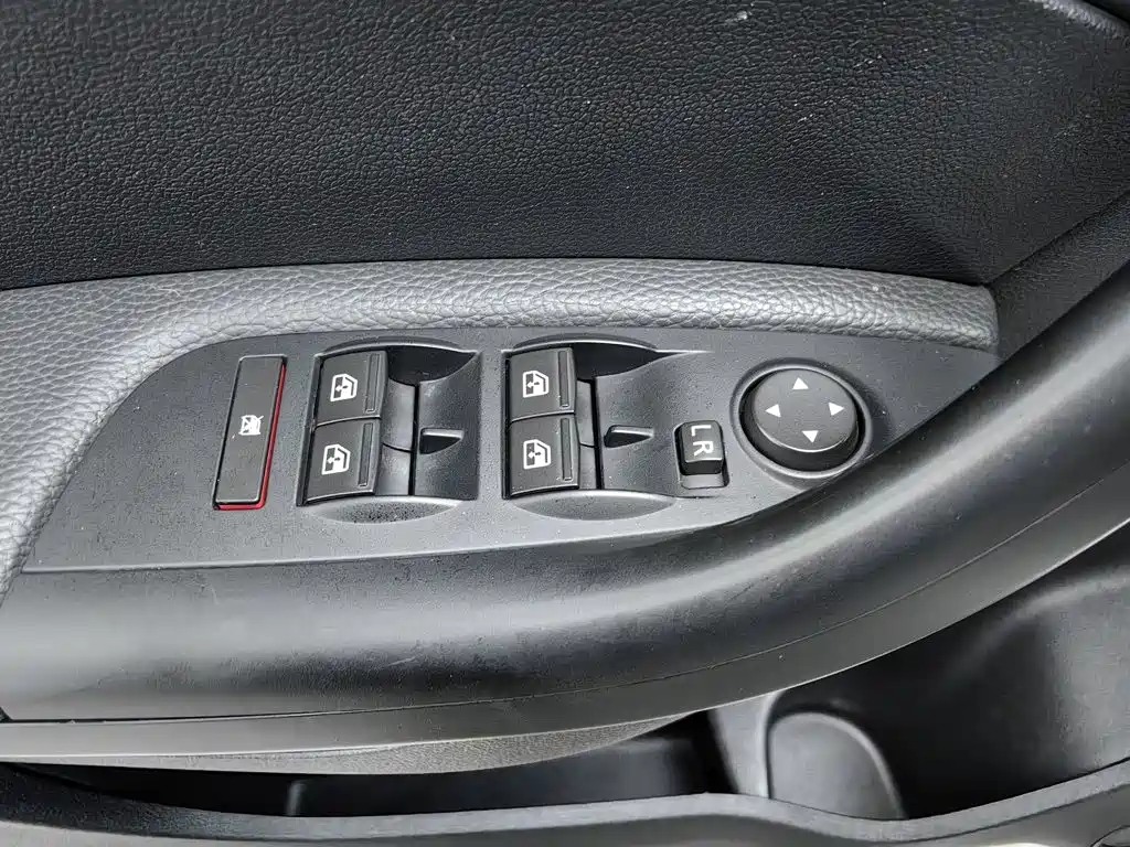 Qoros 5 2019 2018 Facelift 1.6T Automatic Leading