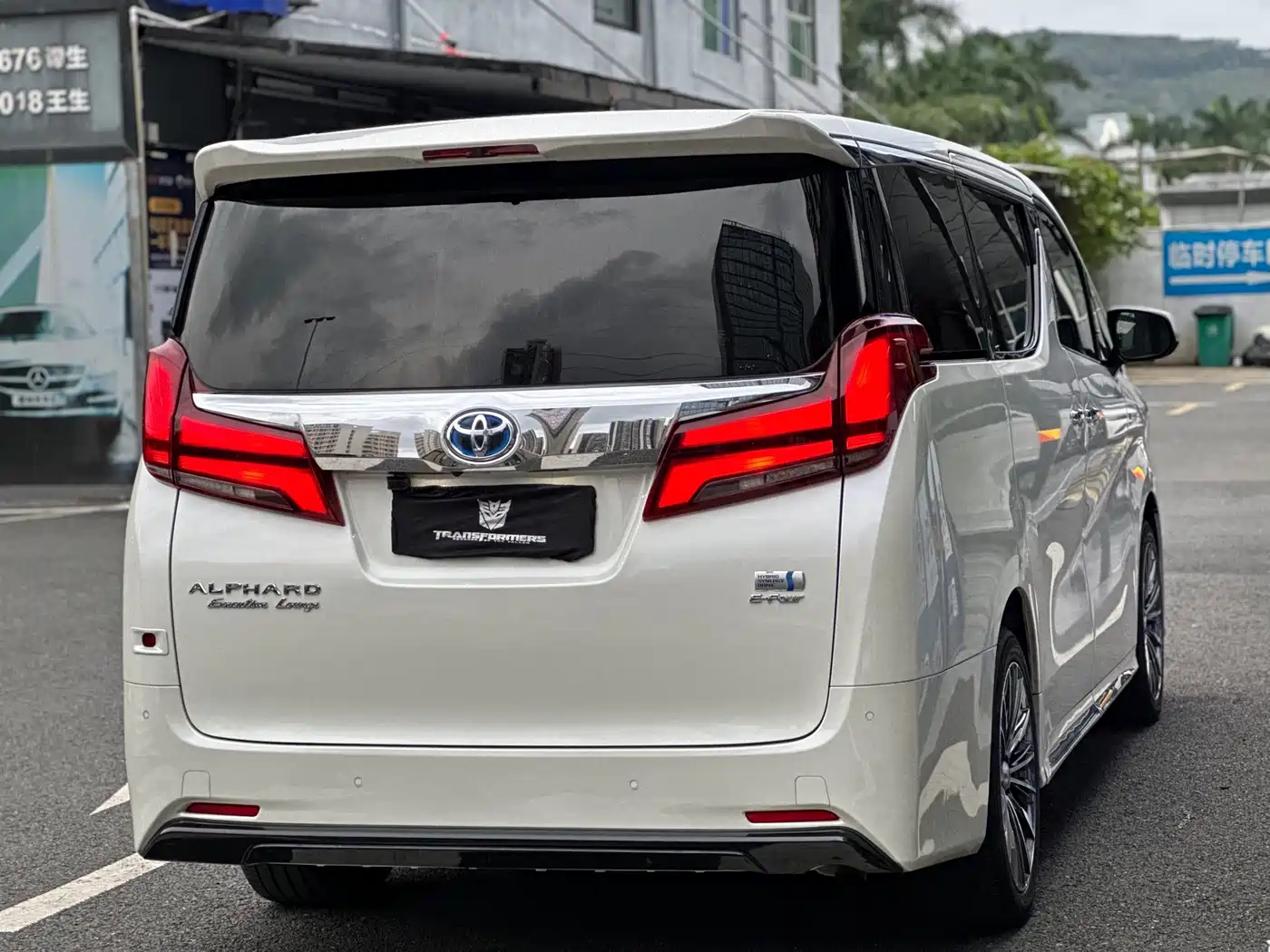 Toyota Alphard 2019 Hybrid 2.5L Premium Edition фото 6