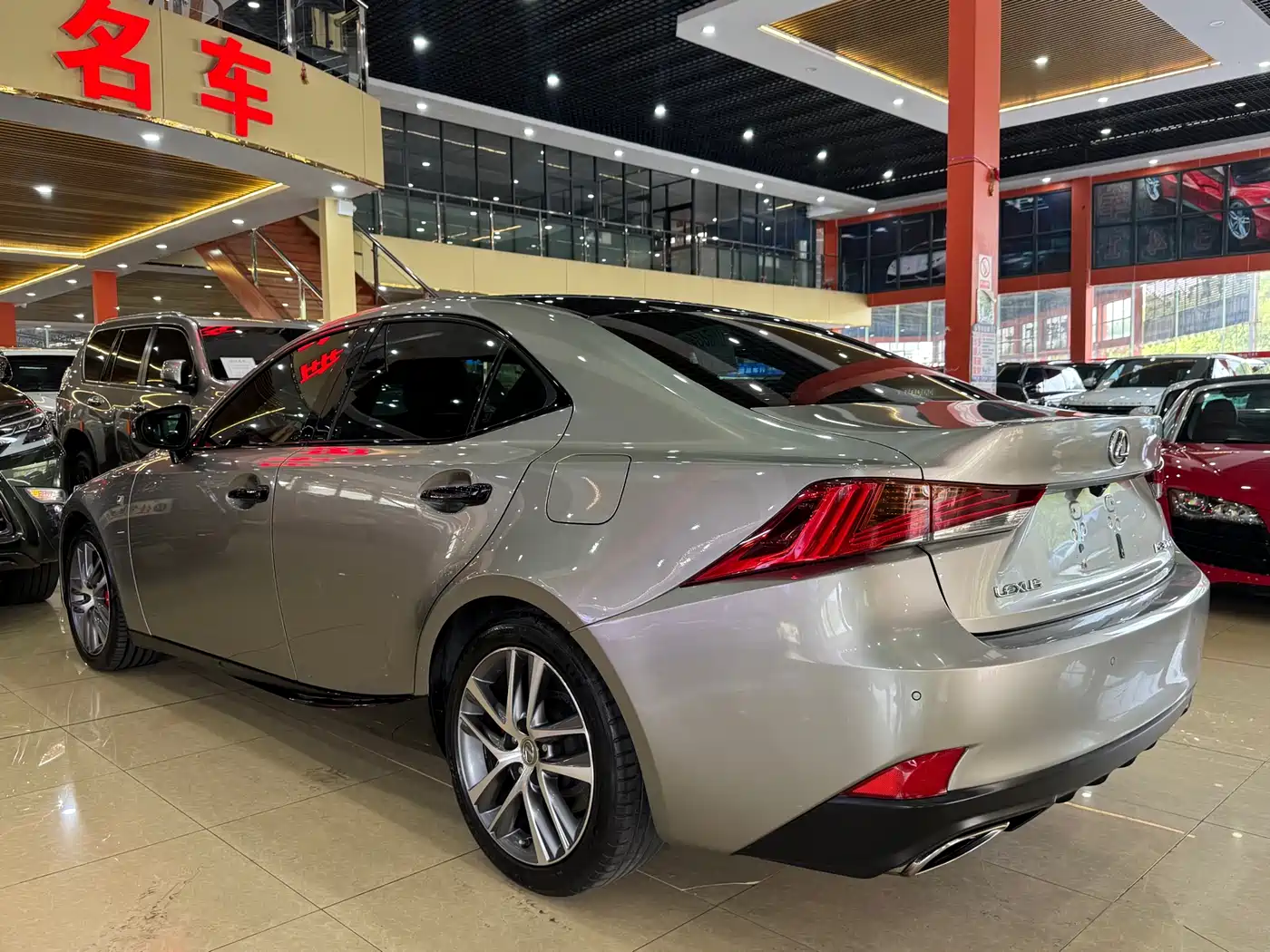 Lexus IS 2017 300 F SPORT фото 4