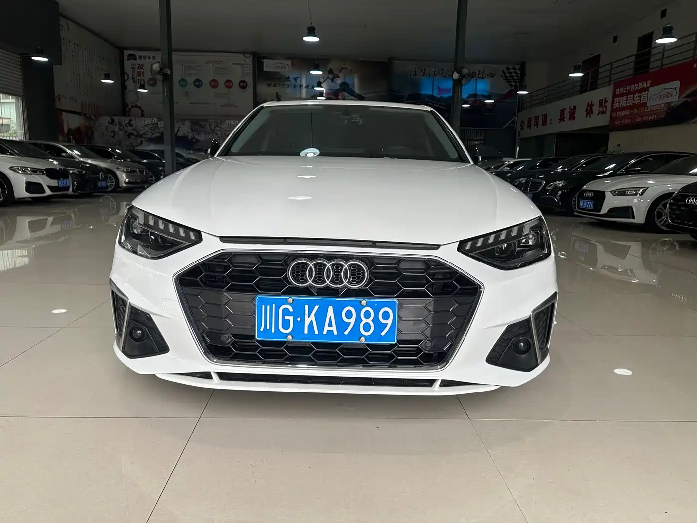 Audi A4L 2021 40 TFSI Premium Life Edition фото 2