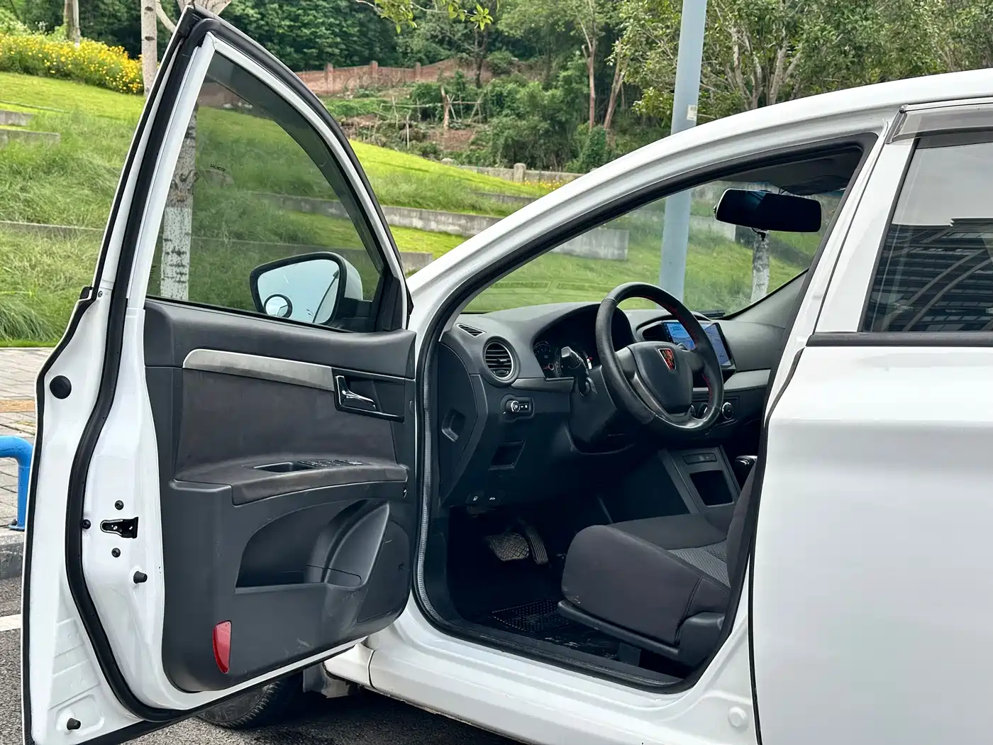 Roewe 350 2016 2015 Model 1.5L Automatic Luxury Sunroof Edition