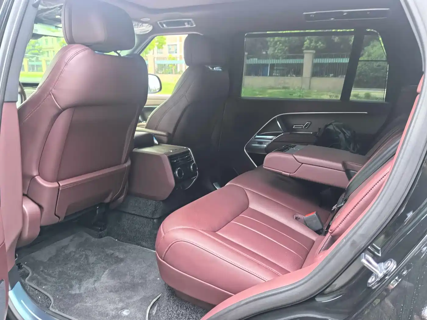 Land Rover Range Rover 2026 2025 3.0 L6 400PS Flourishing Era Extended Wheelbase