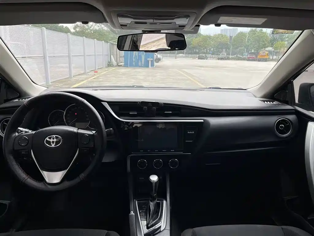 Toyota Levin 2018 185T CVT Luxury Edition фото 6