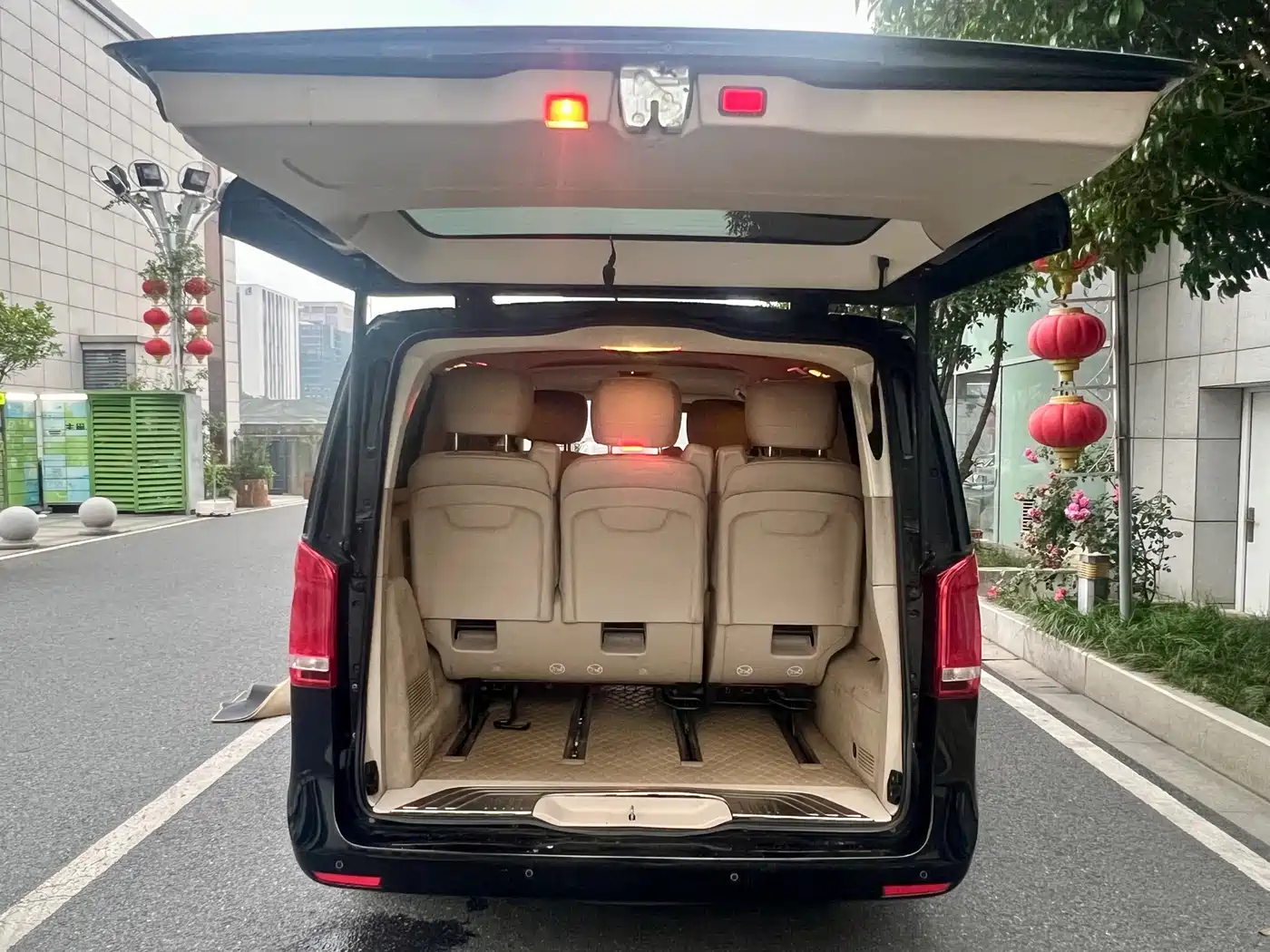 Mercedes-Benz V-Class 2017 Model V 260 Pilot Edition фото 16