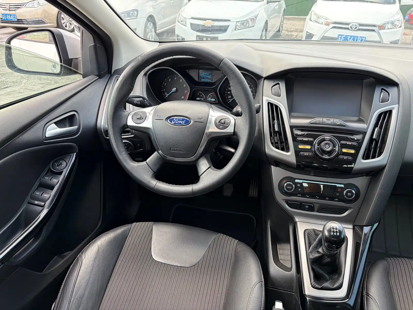 Фото 11 - Ford Focus