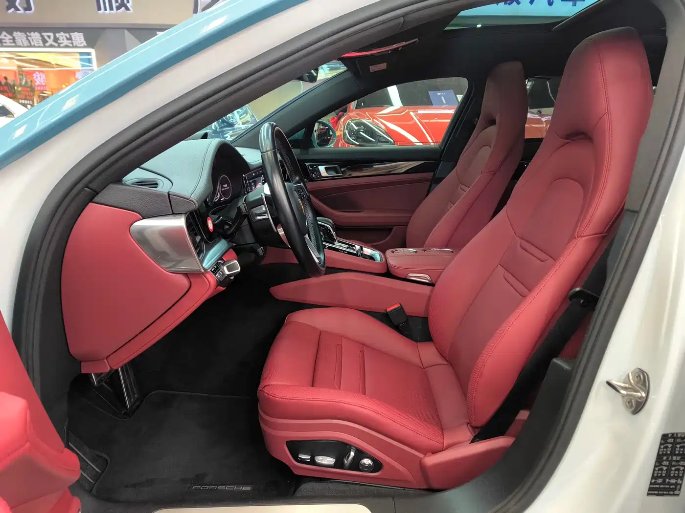 Porsche Panamera New Energy 2017 Panamera 4 E-Hybrid Executive Long Wheelbase 2.9T фото 14