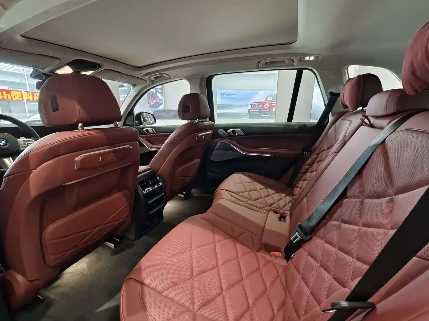 BMW X5 2026 xDrive 30Li Luxury M Sport Night Edition Package фото 10