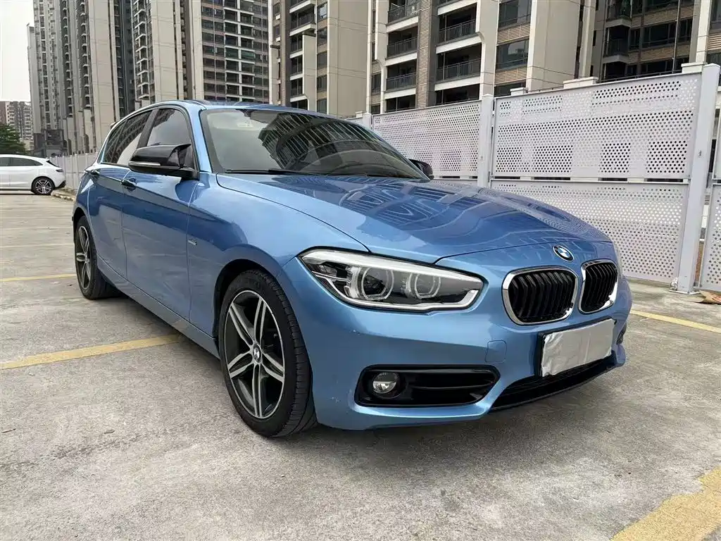 BMW 1 Series (Import) 2018 118i Sport Design Package фото 3