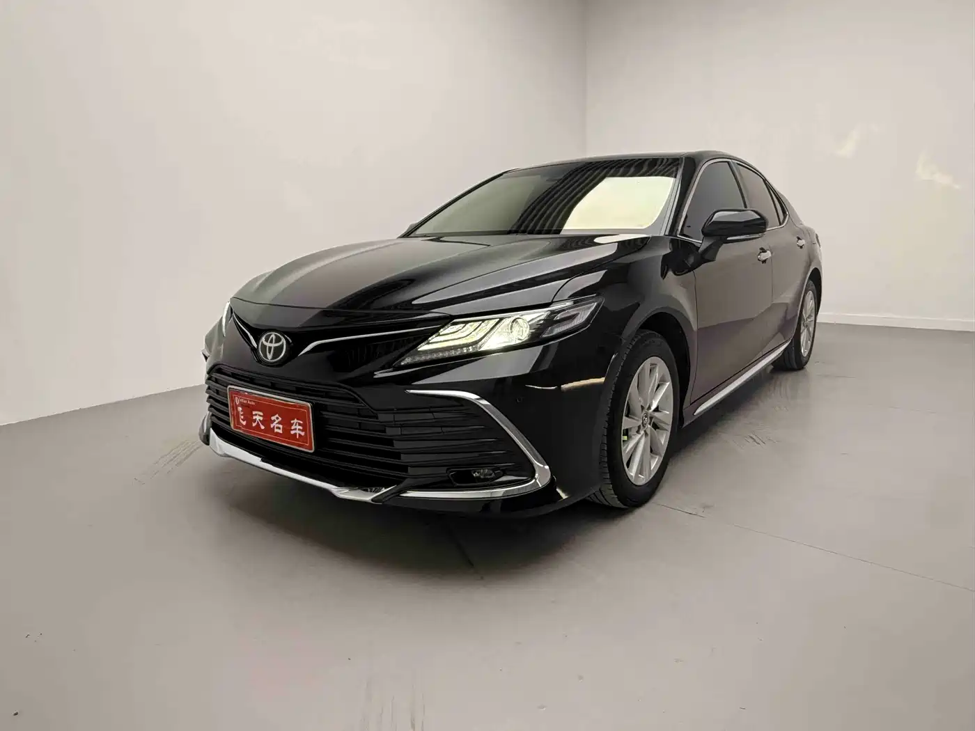 Toyota Camry 2023 2.0G Luxury Edition фото 2