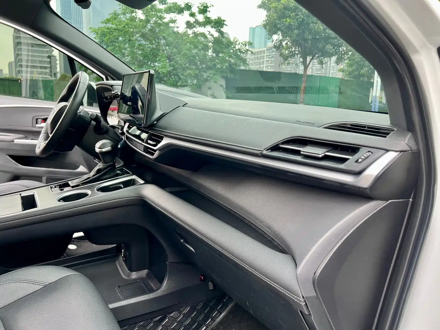 Toyota Sienna 2021 2.5L Hybrid Ultimate Edition фото 11