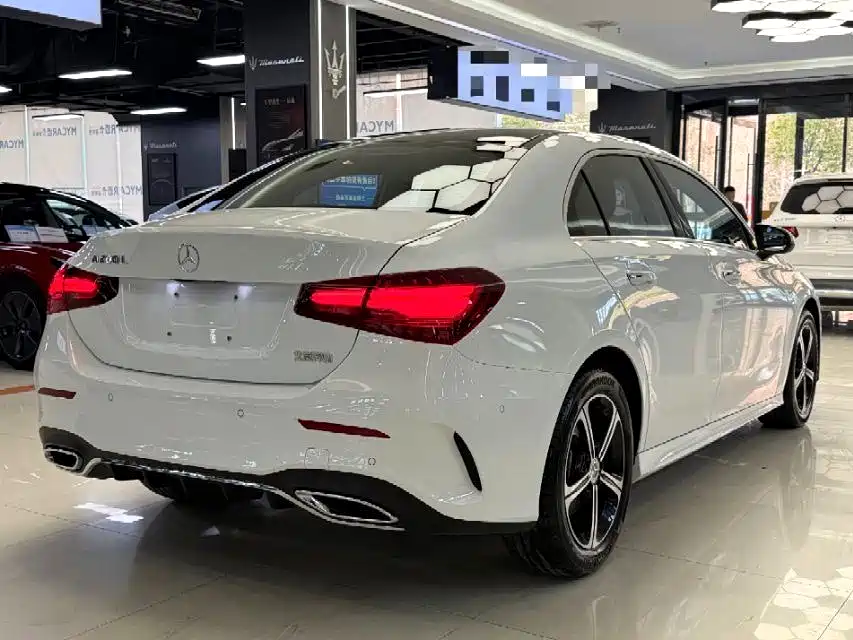 Mercedes-Benz A-Class 2023 A 200 L Fashion фото 7