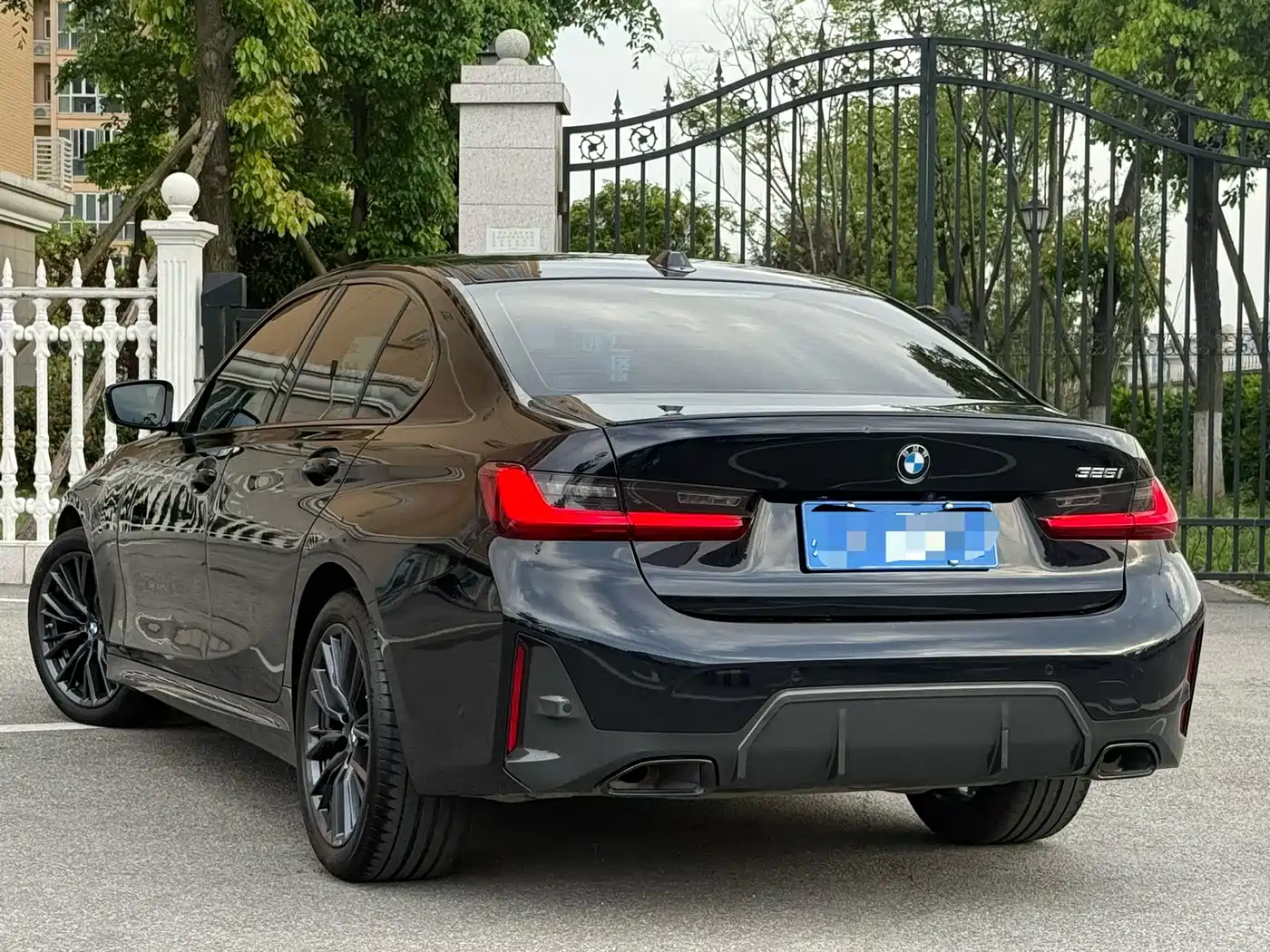 BMW 3 Series 2024 325Li M Sport Shadowline Package фото 9