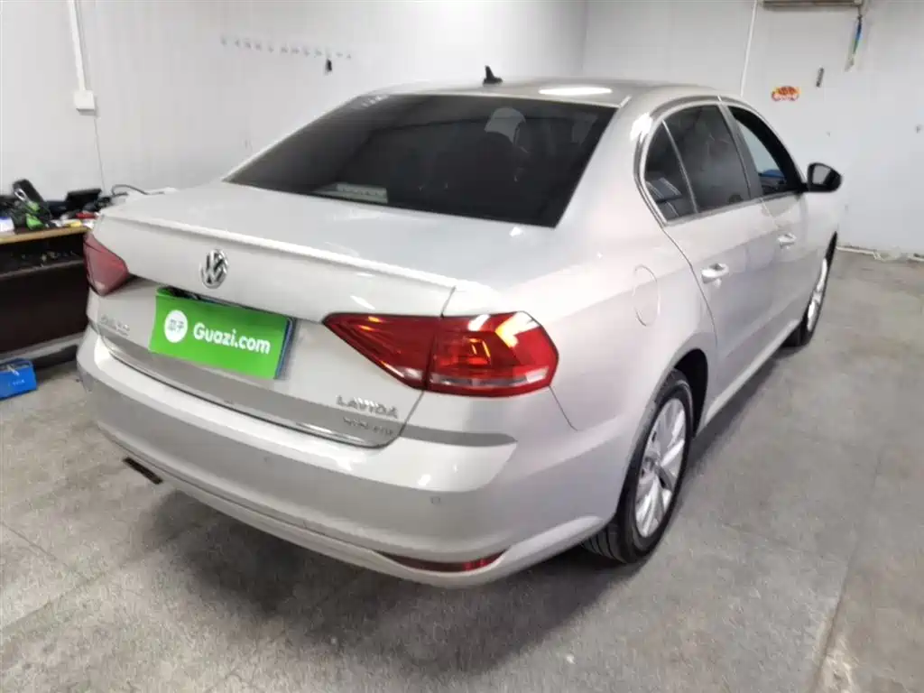 Volkswagen Lavida 2017 230TSI DSG Comfort Edition фото 7