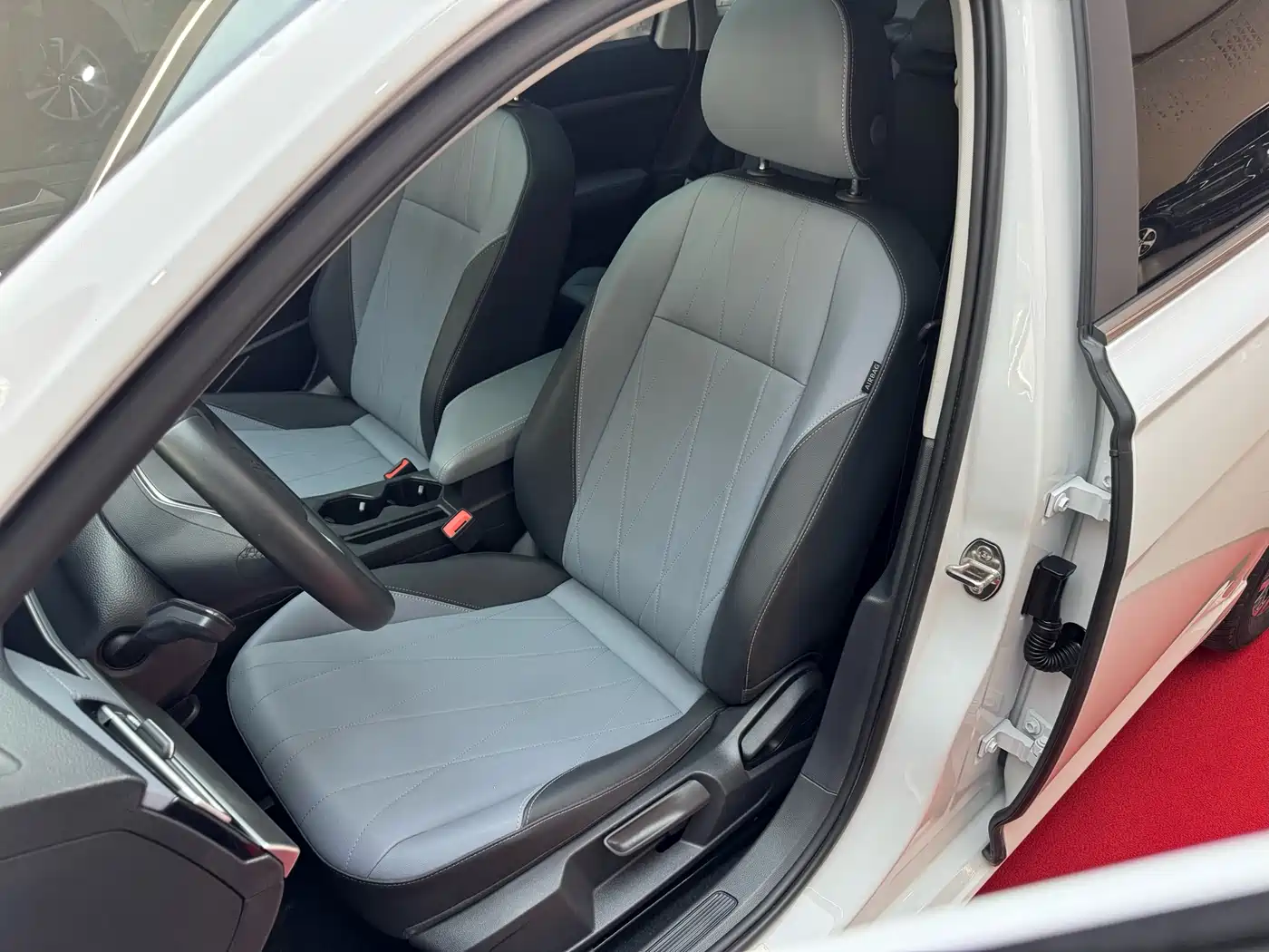Volkswagen Lavida 2024 Model 1.5L Automatic Starlight 5 Million Edition фото 19
