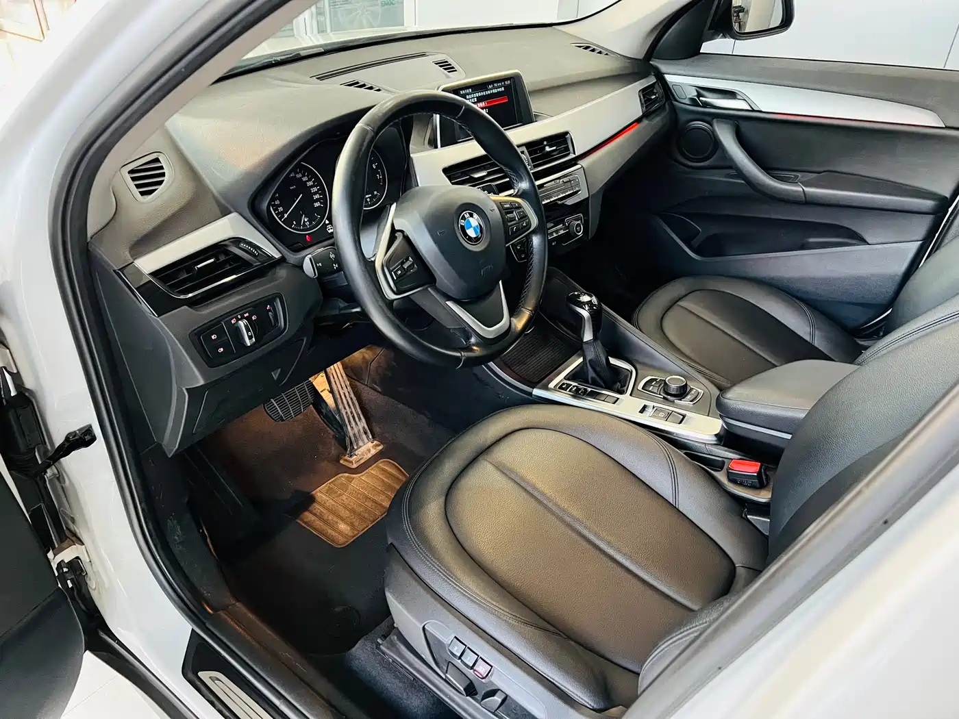 BMW X1 2018 sDrive20Li Leading Model фото 19