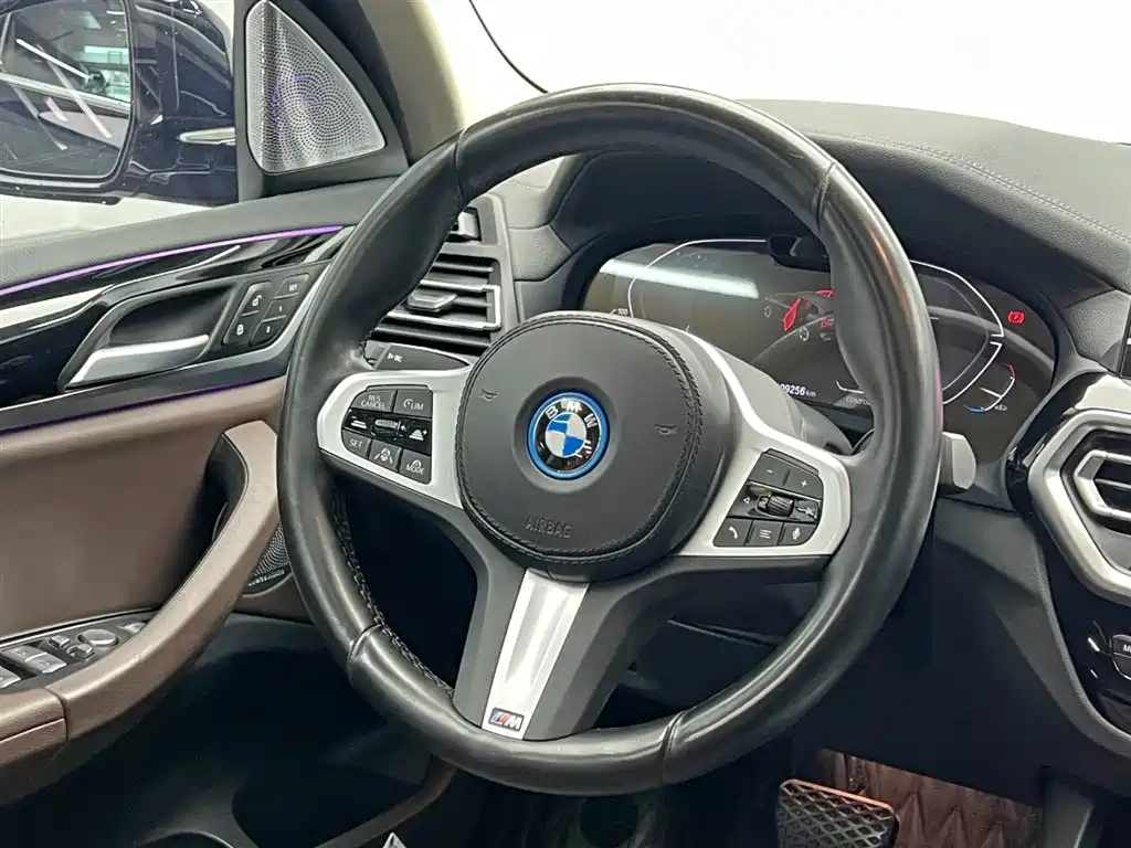 BMW iX3 2022 Leading Edition фото 19