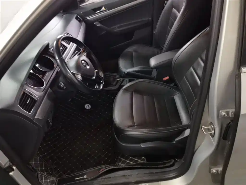 Volkswagen Lavida 2017 230TSI DSG Comfort Edition фото 15