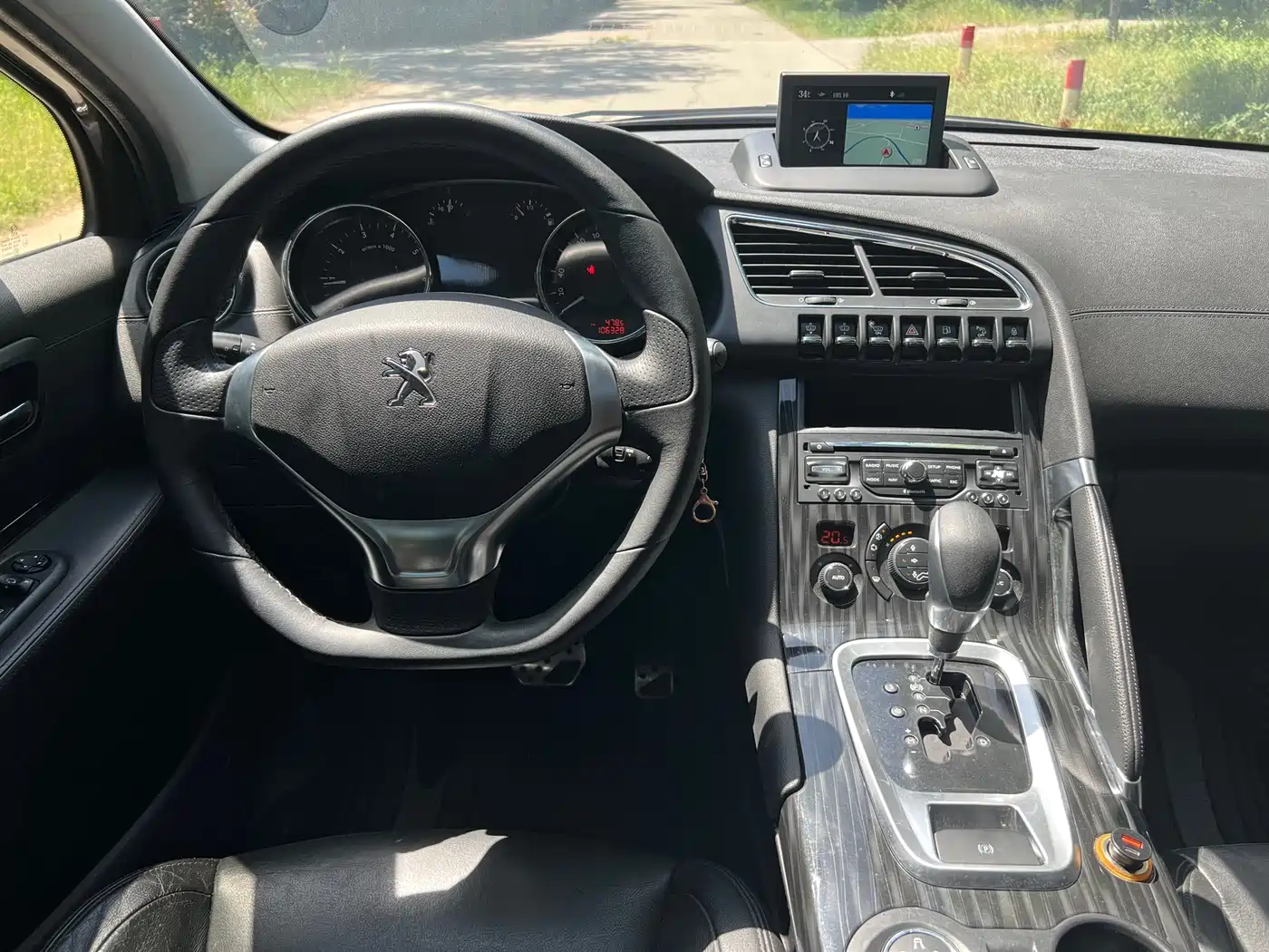 Peugeot 3008 2014 1.6THP Roland Garros Edition фото 9