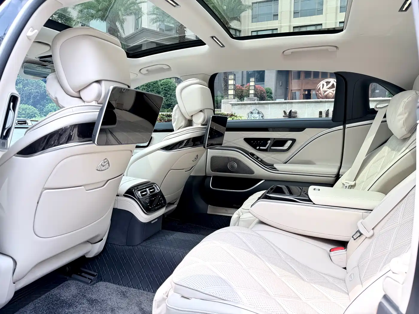 Mercedes-Benz Maybach S-Class 2025 Model S 480 4MATIC фото 10