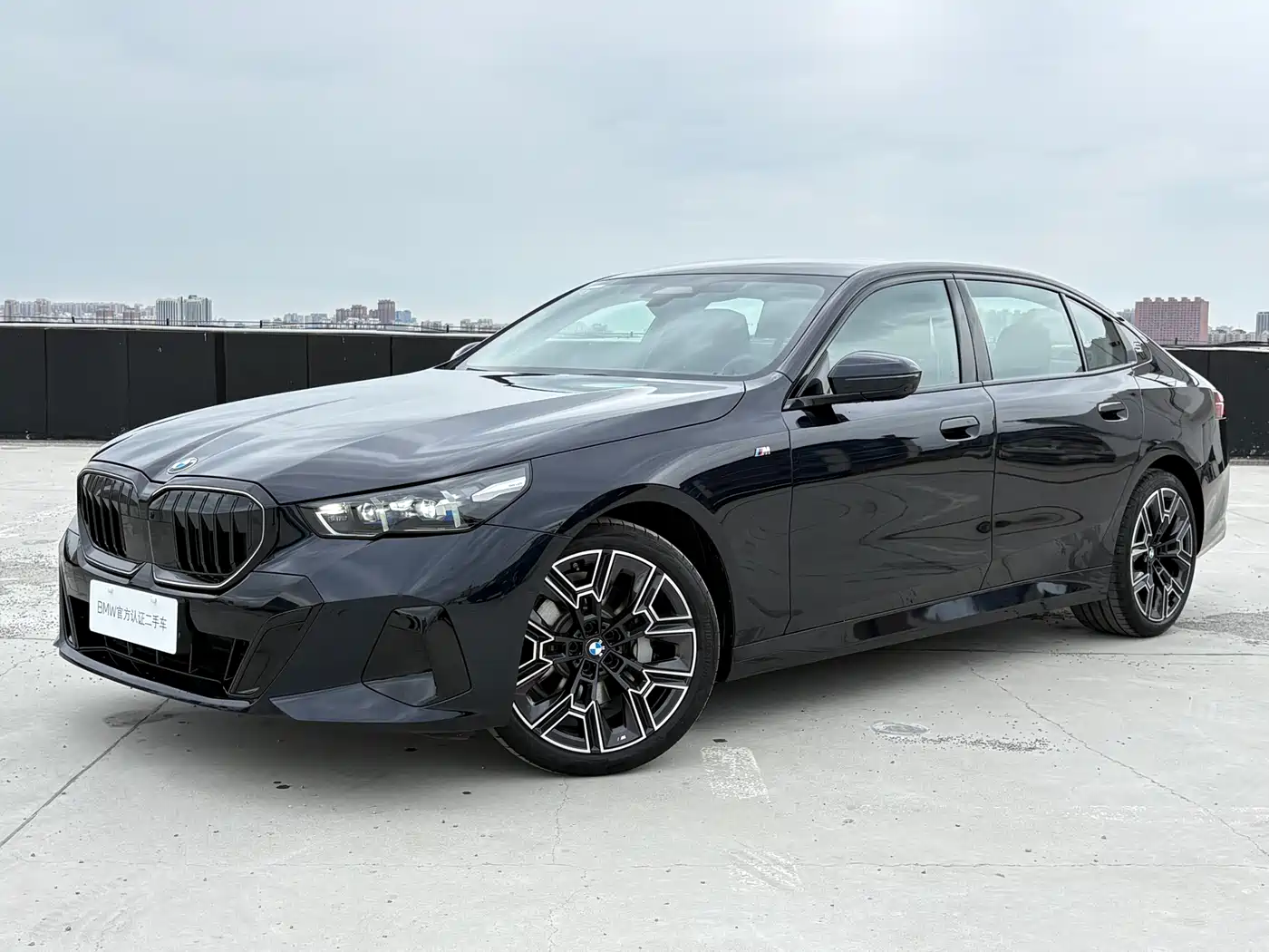 BMW 5 Series 2025 530Li Premium M Sport Package фото 4