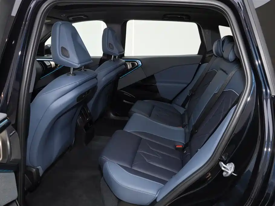 BMW X3 2025 xDrive30L Premium M Sport Package фото 26