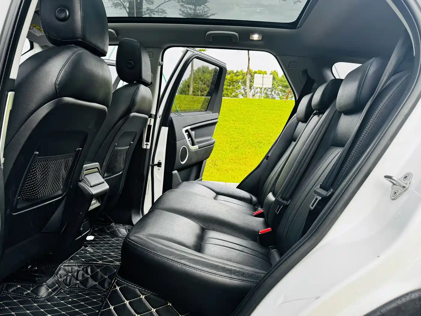 Land Rover Discovery Sport 2018 240PS SE Edition фото 16