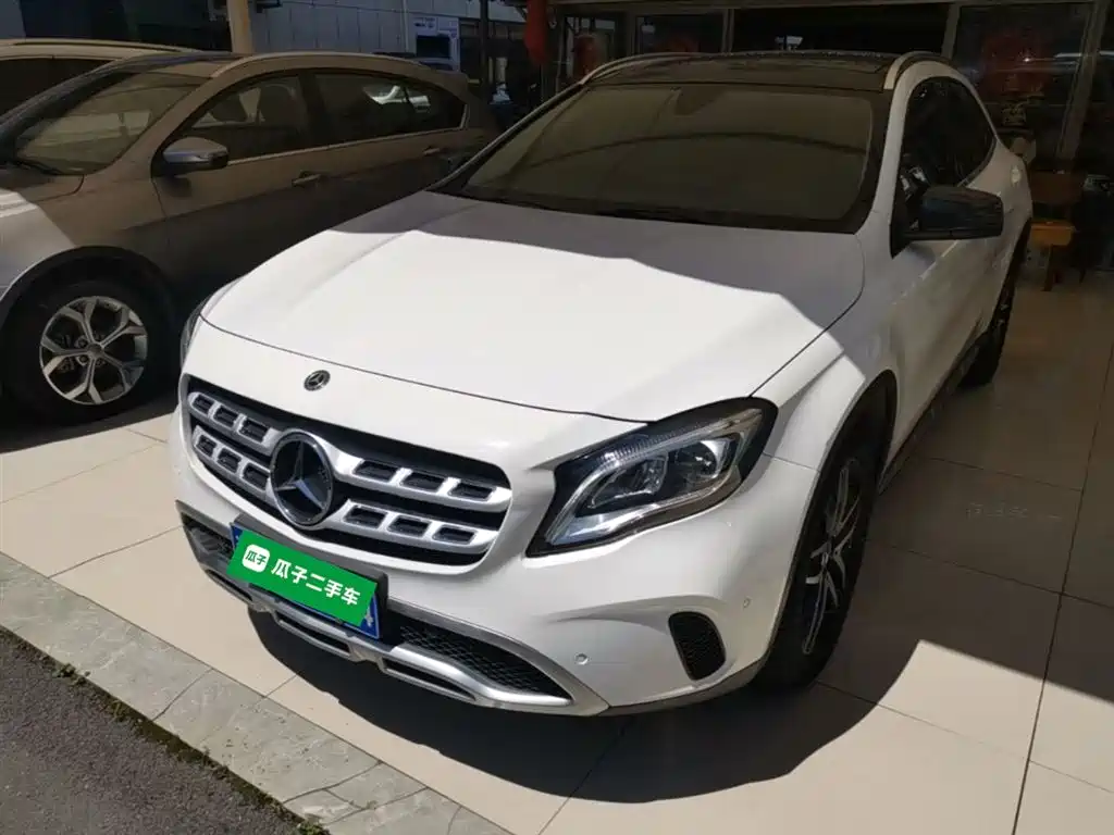 Mercedes-Benz GLA 2017 GLA 200 Fashion фото 2
