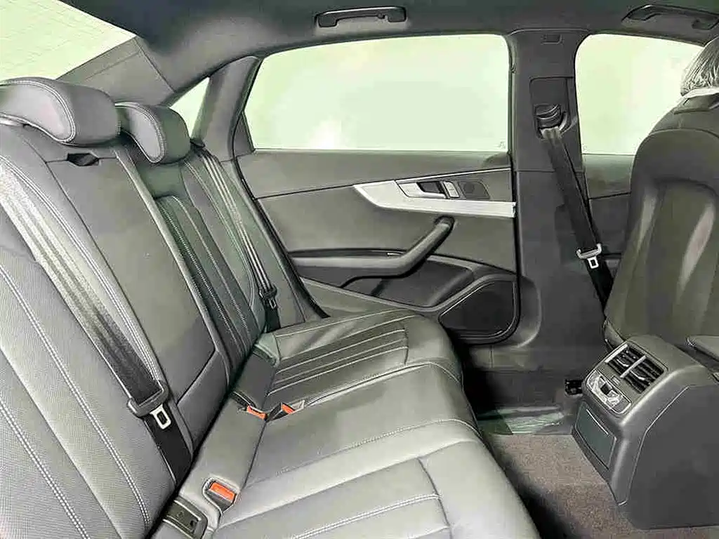 Audi A4L 2024 40 TFSI Luxury Dynamic фото 7