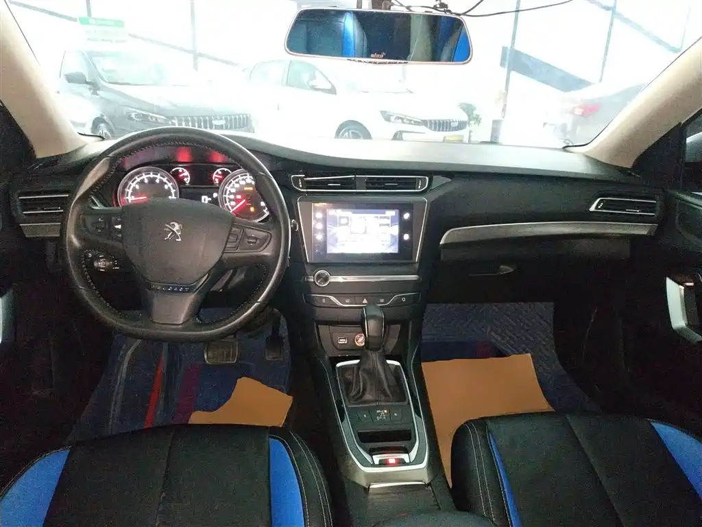 Peugeot 408 2015 Model 1.2T Automatic Luxury Edition фото 10
