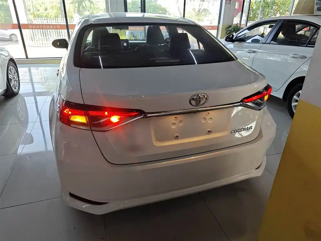 Toyota Corolla 2021 TNGA 1.5L CVT Elite Edition фото 6