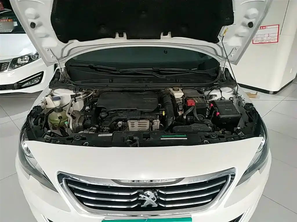 Peugeot 408 2015 Model 1.2T Automatic Luxury Edition фото 20