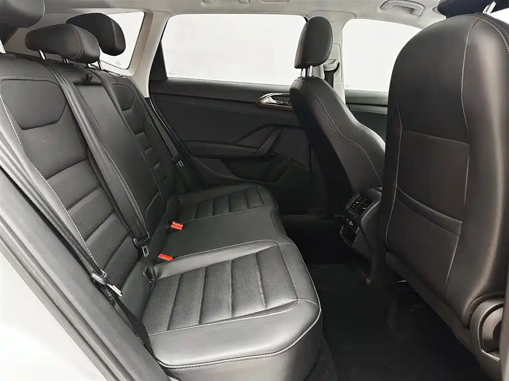 Volkswagen Tharu 2022 280TSI FWD Luxury Edition фото 23