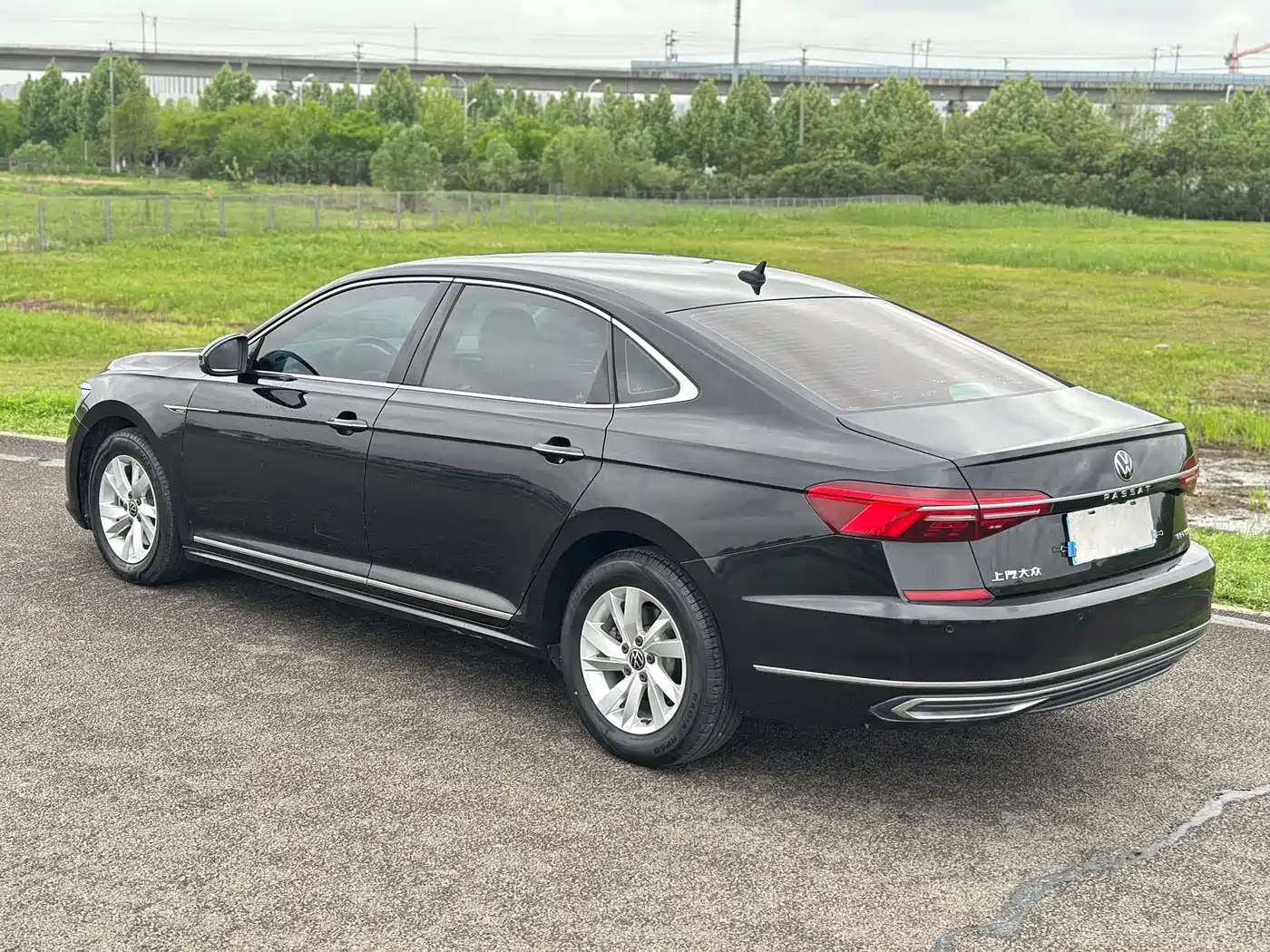 Volkswagen Passat 2021 Model 280TSI Business Edition фото 16
