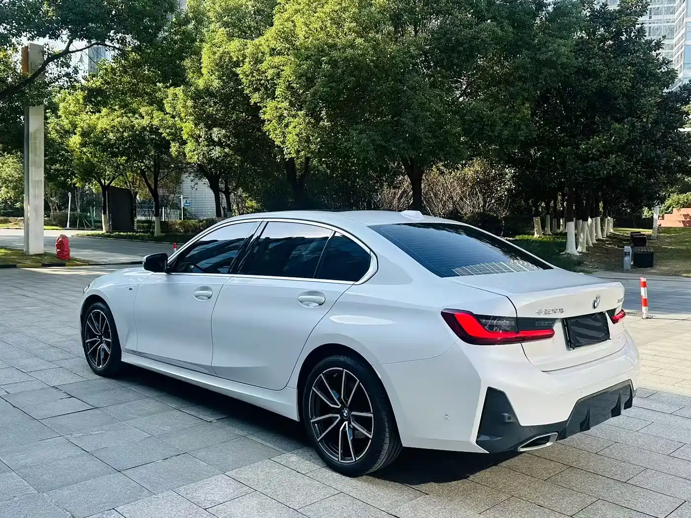 BMW 3 Series 2024 325Li M Sport Package фото 5