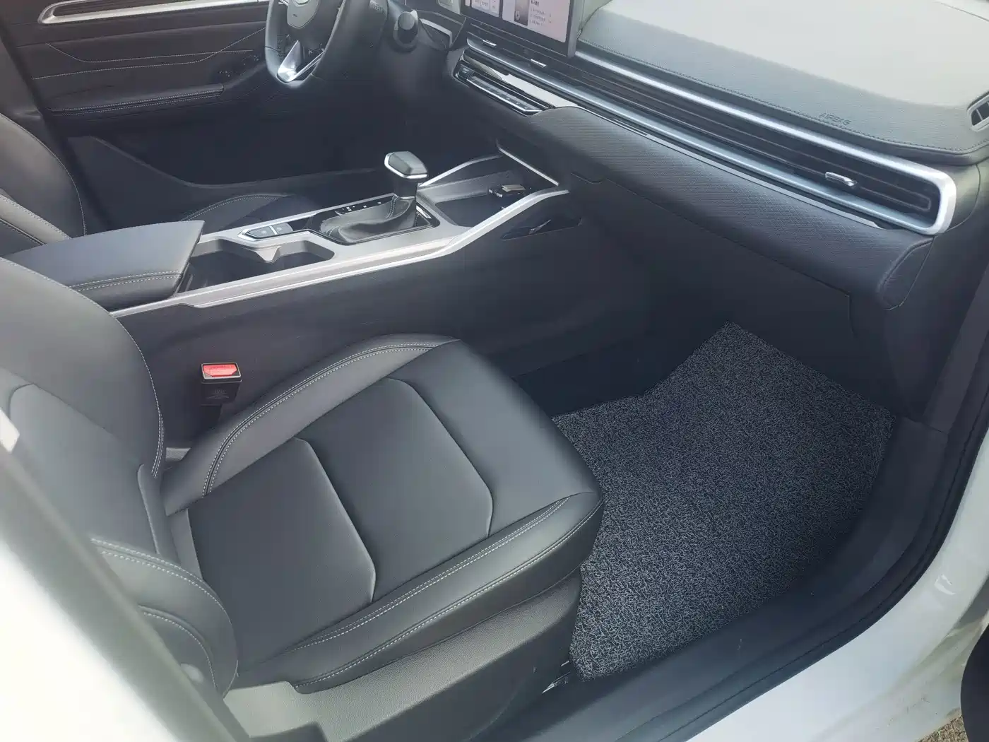 Фото 8 - Geely Emgrand