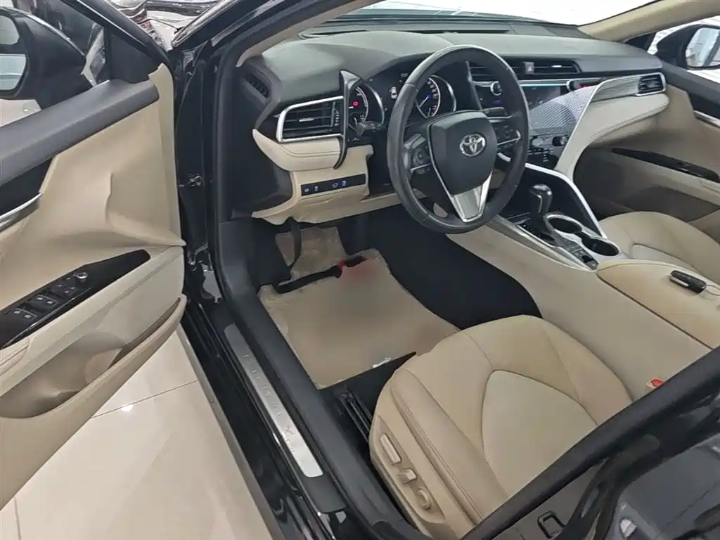 Toyota Camry 2019 Facelift Hybrid 2.5HG Luxury Edition фото 16
